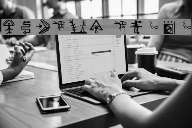 Golden Disks Font examples