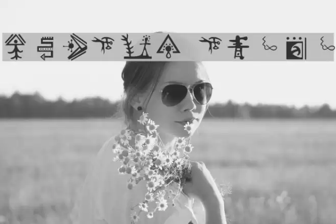 Golden Disks Font examples