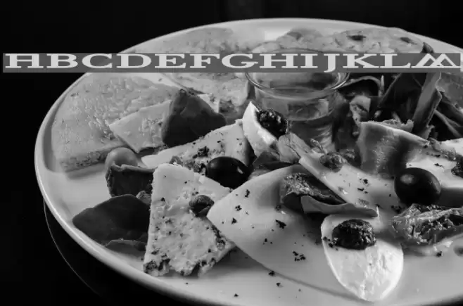 Halcyonia Superwide Font examples