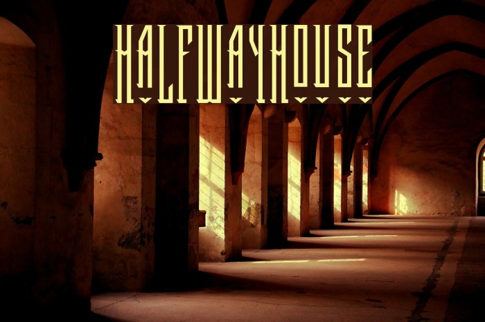 HalfwayHouse Schriftart examples