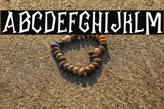 HalloweenKliwones-Regular Example 1