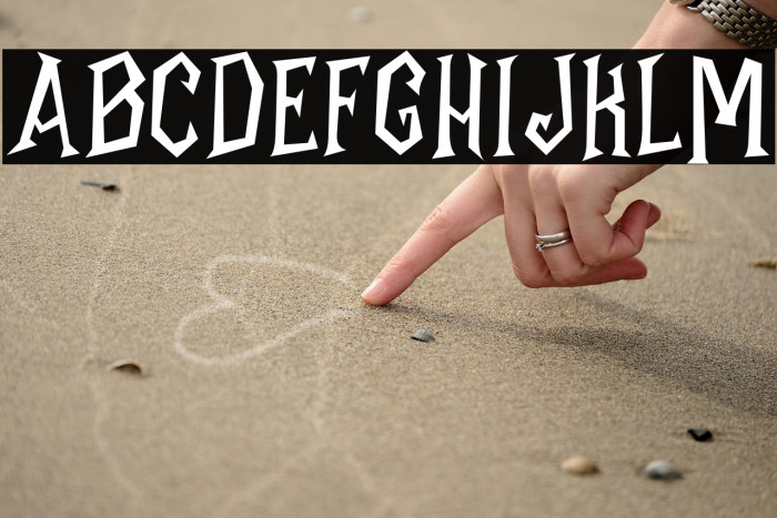 HalloweenKliwones-Regular Example 3