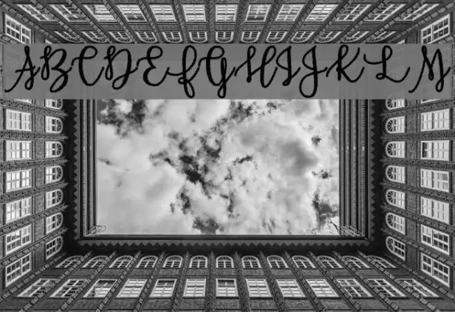 Haunted Moon Regular Font examples