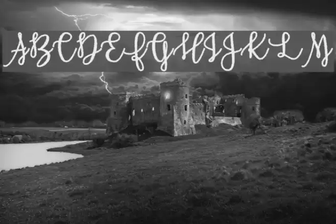 Haunted Moon Regular Font examples