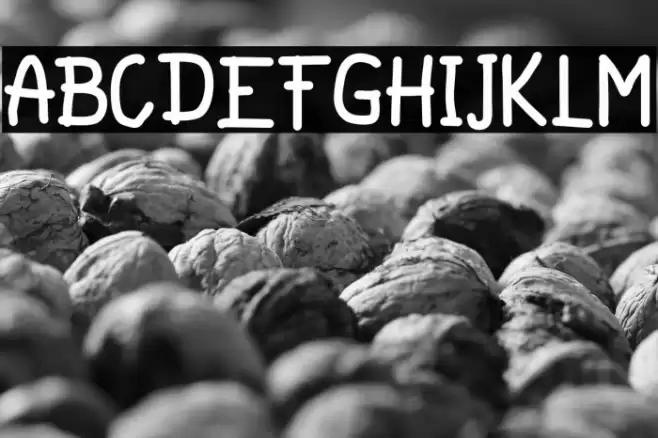 Hellowen Regular Font examples