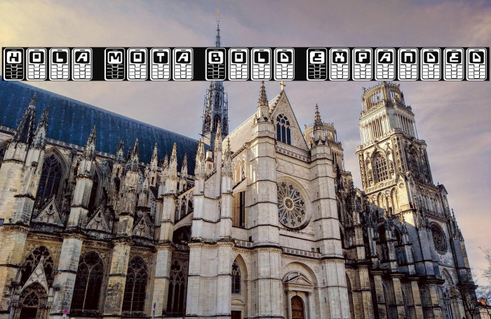 Hola Mota Bold Expanded Example 1