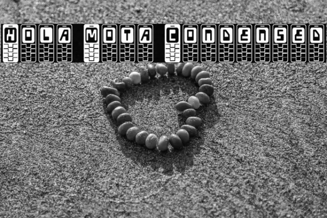 Hola Mota Condensed Font examples