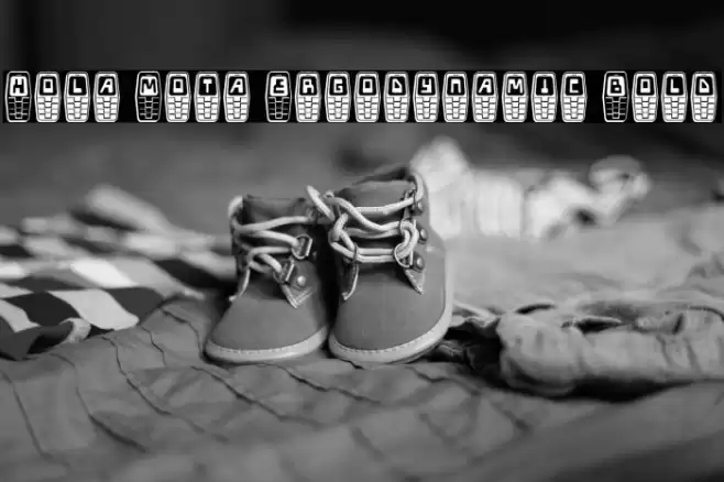 Hola Mota Ergodynamic Bold Font examples