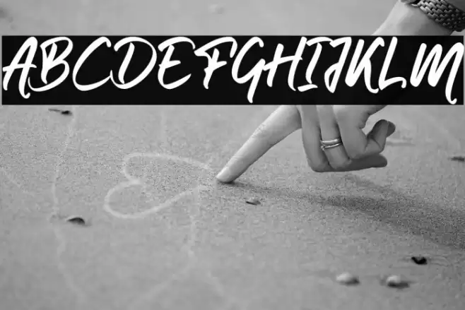 Holmeria Font examples