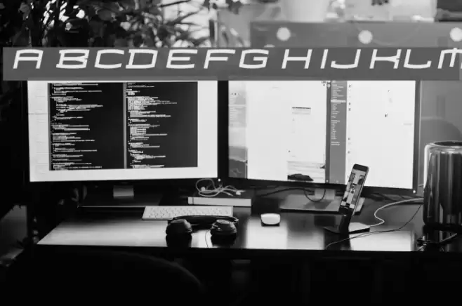 Homoarakhn Font examples