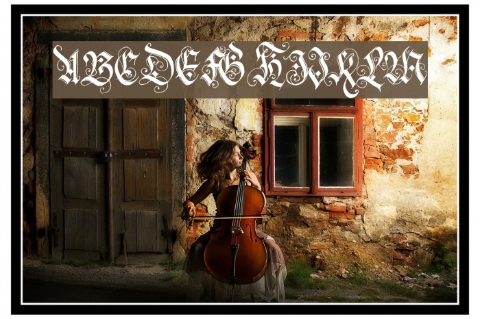 holyrose-font-midnightea Font examples