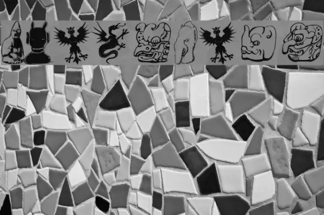 IdolsFour Font examples