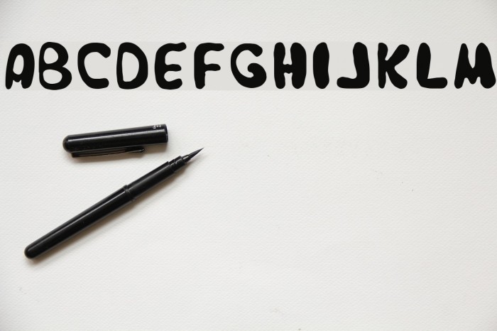 Japestyle Plain Font examples