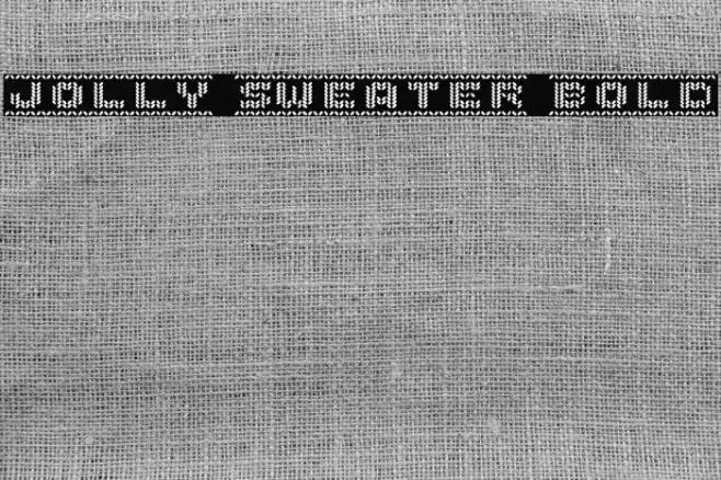 Jolly Sweater Bold خط examples