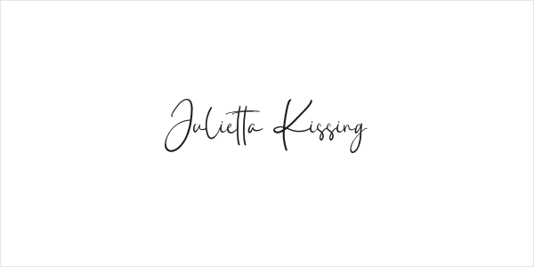 Julietta Kissing Logo