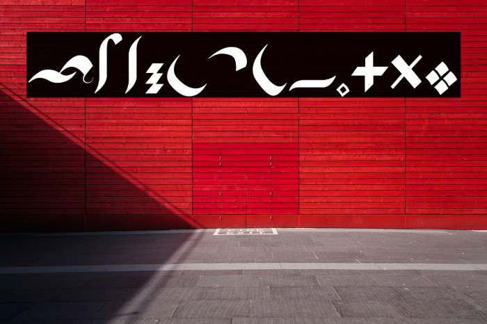 Kingthings Flourishes Font examples
