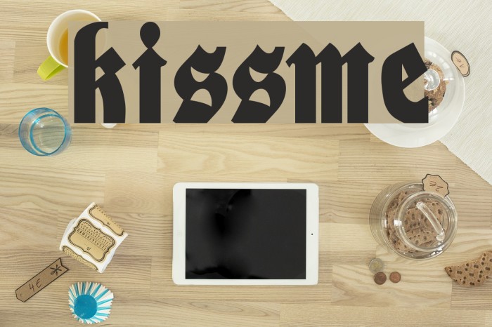KissMe Font examples