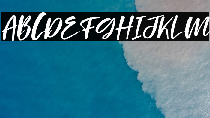 Kissing Love Italic Example 1