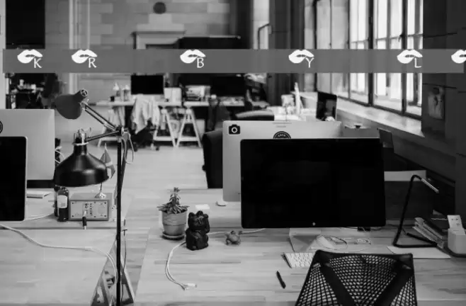 KR Bite Your Lip! Font examples