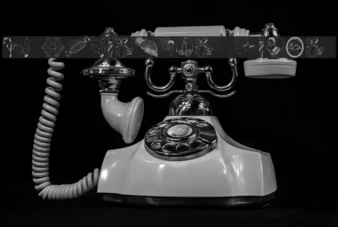 KR Christmas 2002 Dings 4 Font examples