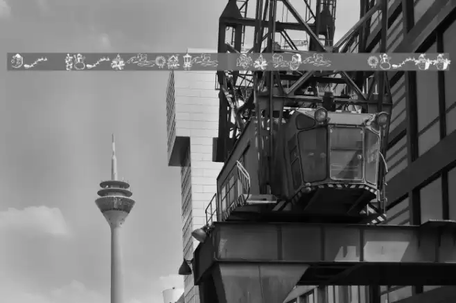 KR Christmas Dings 2004 Three Font examples