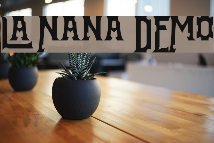 La Nana DEMO फ़ॉन्ट examples