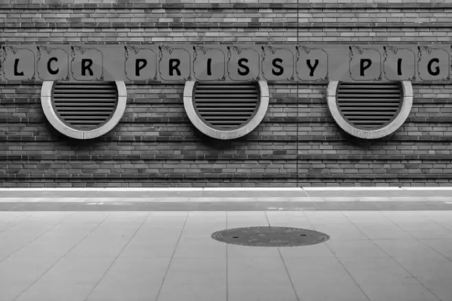 LCR Prissy Pig Font examples