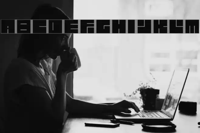 lettres carrées Font examples