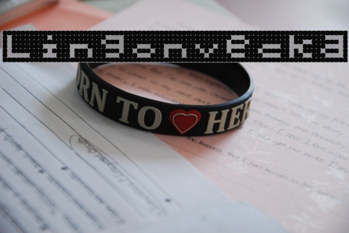 Lingonvecka Font examples