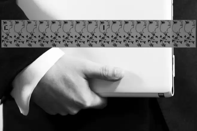 LisburneInitials フォント examples