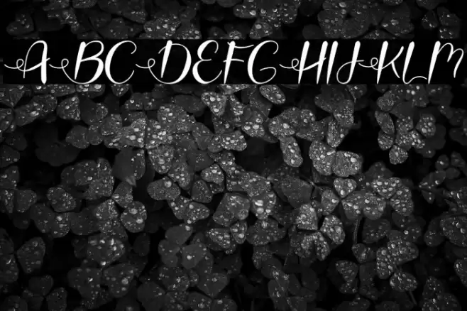 Love Moms Diamond Font examples