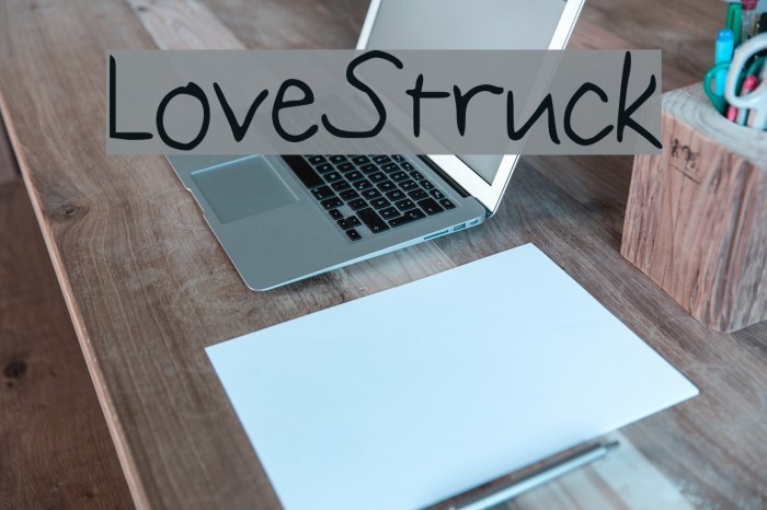 LoveStruck Fonte examples