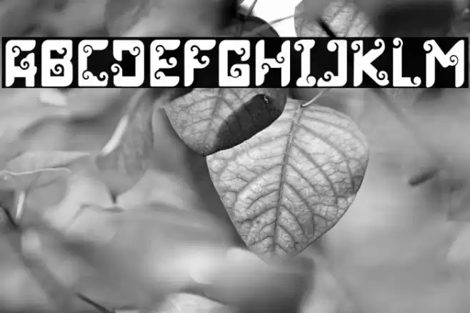 Luxurist Vintage Font examples