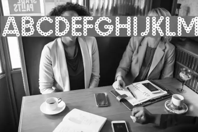 Malache Crunch Font examples