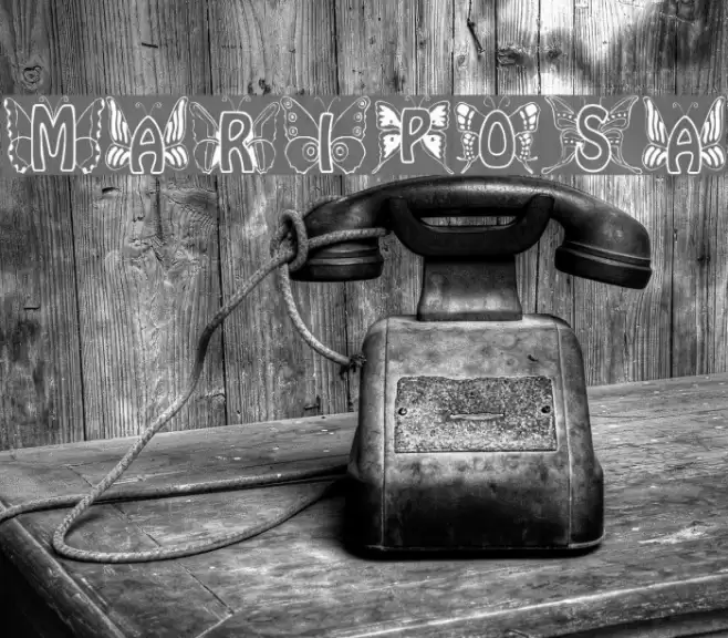 Mariposa Font examples