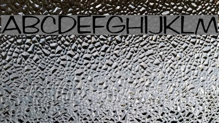 Marlo Normal Font examples