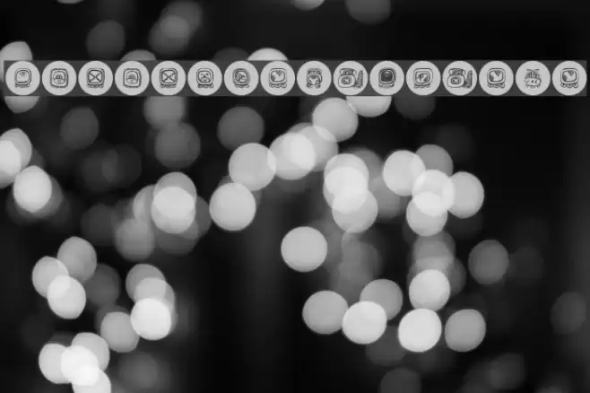 MayaKowski-Discs Font examples