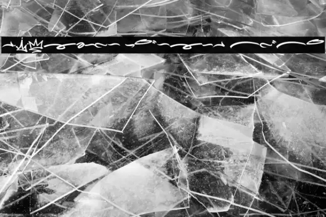 Meltdown Phantom Swash Шрифта examples