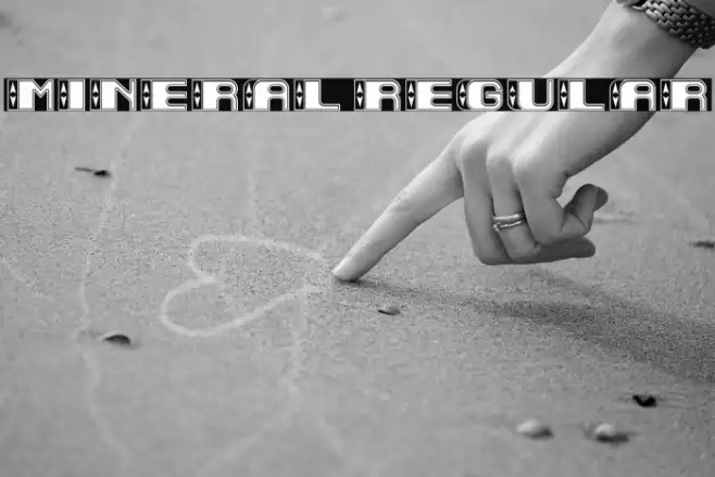 Mineral Regular Caratteri examples