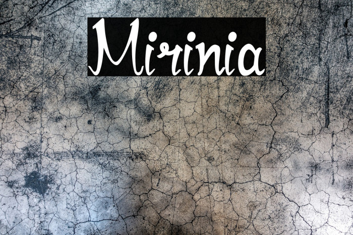 Mirinia Font examples