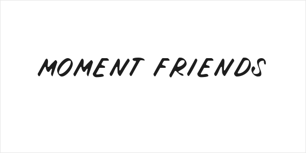 MOMENT FRIENDS Logo