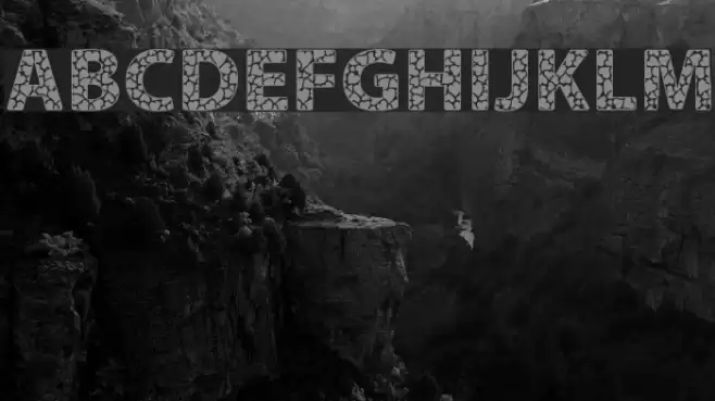 Moltissimo Hearted borders Font examples