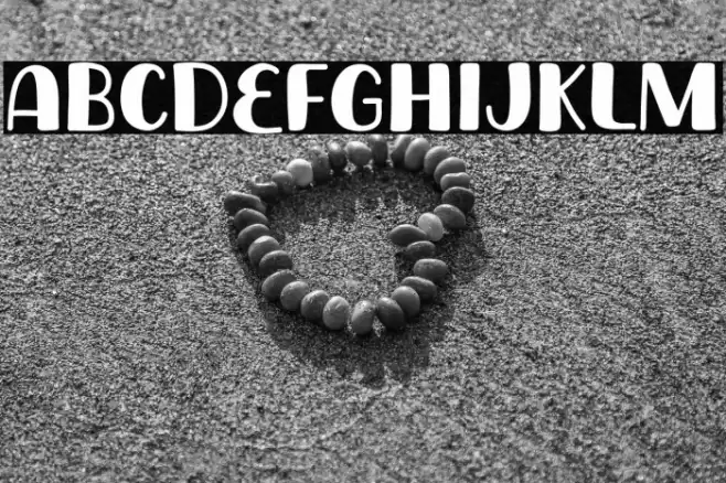 Monday Banana Font examples