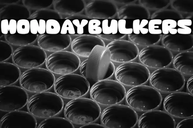 MondayBulkers Font examples