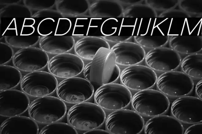 MonocoleFree-Italic Font examples