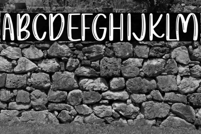 Moon Charming Demo Font examples