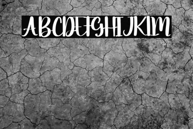 Moonday Font examples