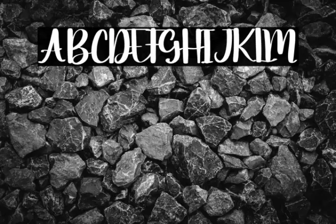 Moonday Font examples