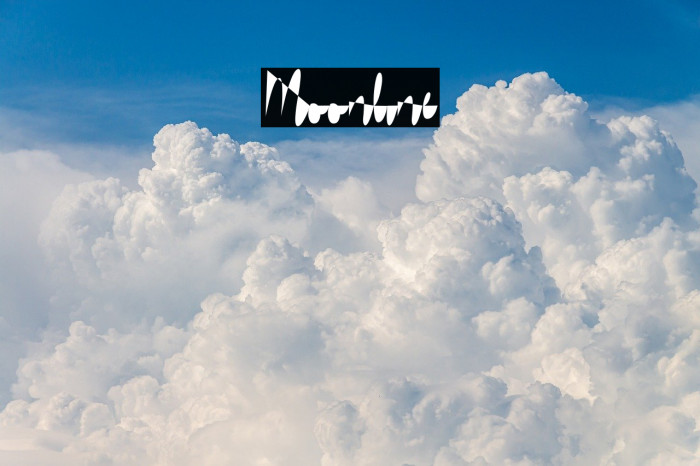 Moonline Font examples