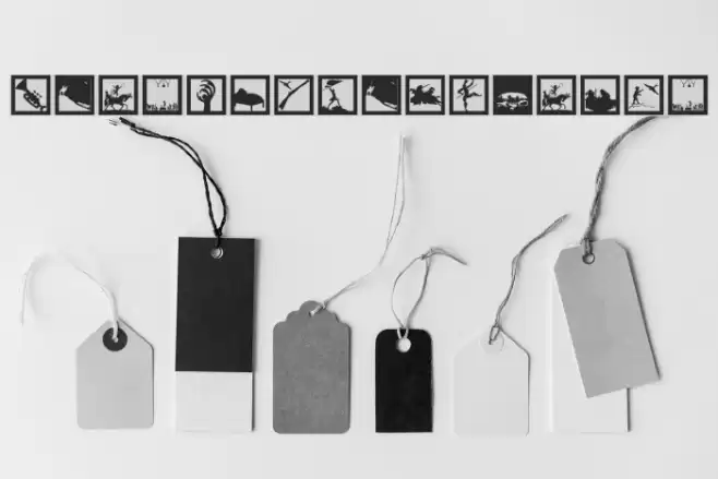 MoreSilhousFrame Font examples